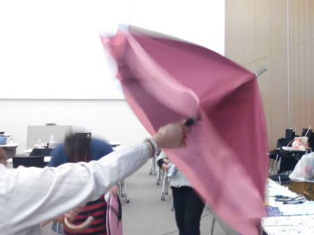 強風に強い晴雨兼用ジャンプ傘