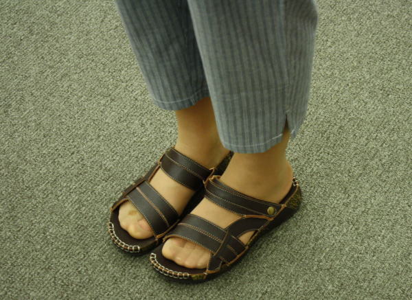 フットベッド2WAYサンダル
