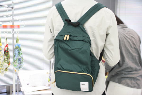 買い物帰りも背負ってらくらく 小さくたためる ポケッタブルリュックの会