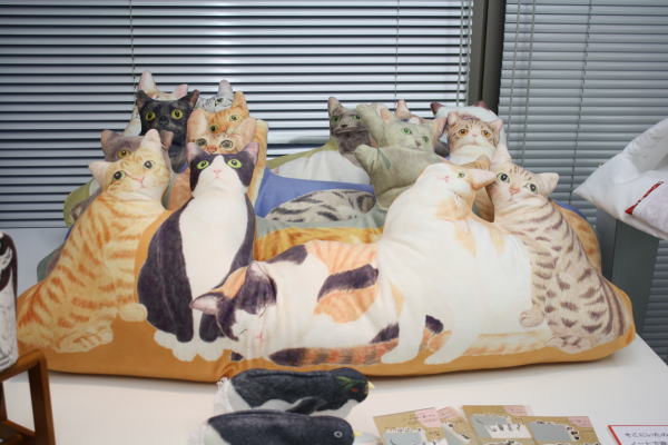 フェリシモの猫まみれになれるクッション